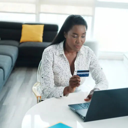 Online Transaction Vs Card Present Transaction- Which One Is Safer Amid COVID-19